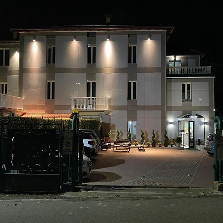 Hotel La Quercia Mozzo Exterior foto