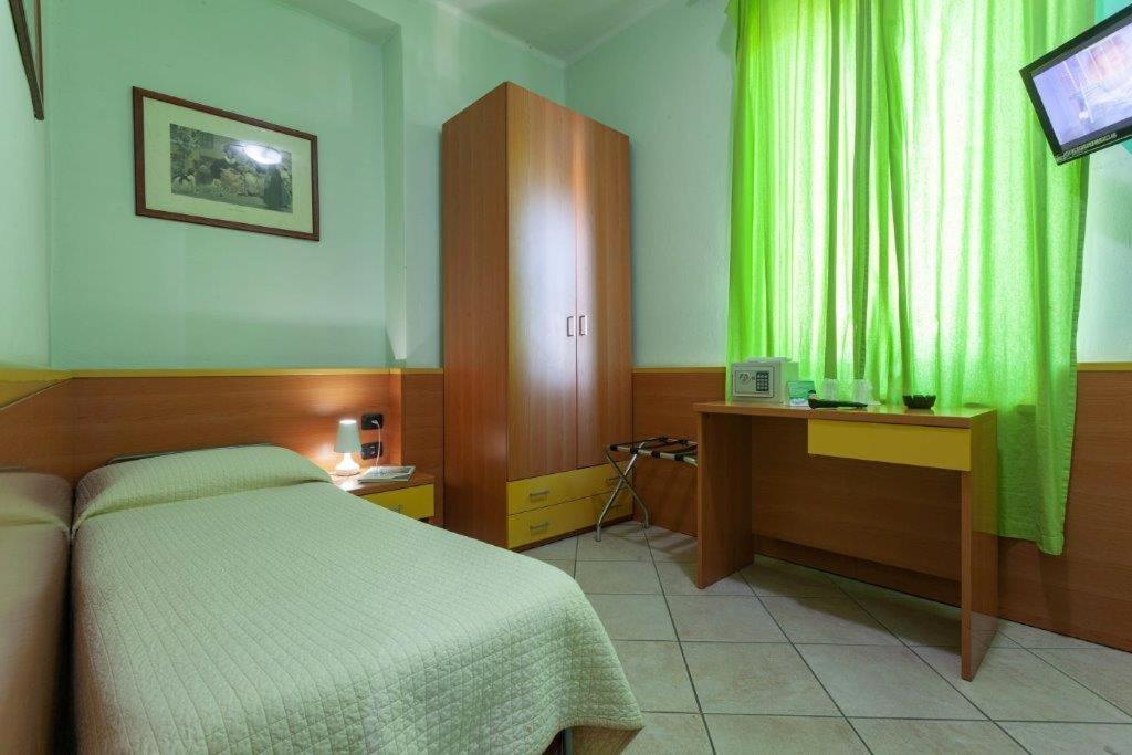 Hotel La Quercia Mozzo Exterior foto